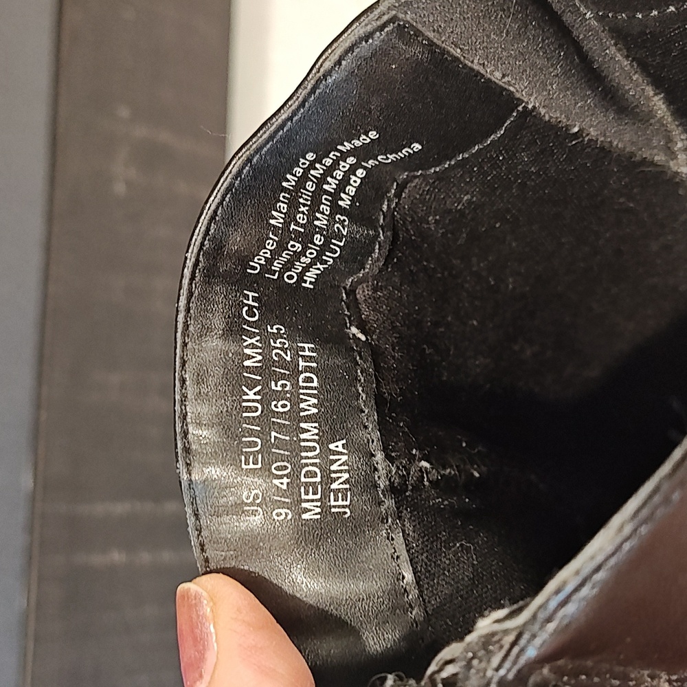 Kenneth Cole Reaction Jenna - Size 9 Medium - Picture 6 of 9
